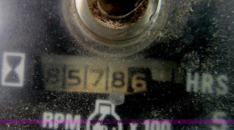 image for item G2088 1976 International 986 tractor