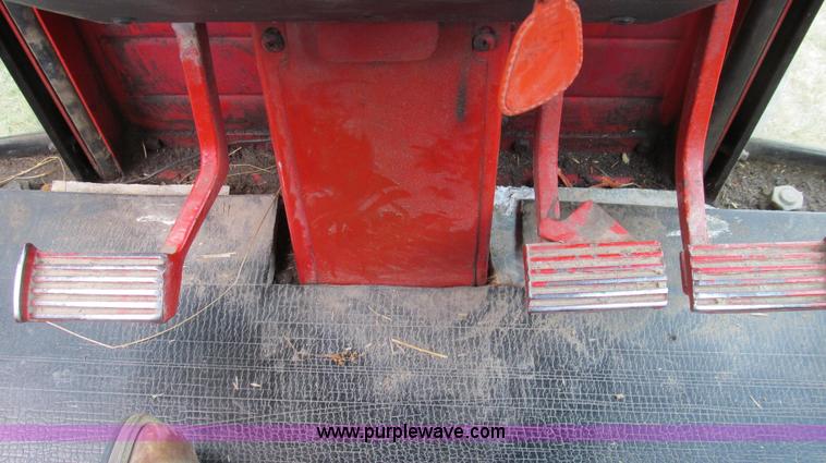 image for item G2088 1976 International 986 tractor