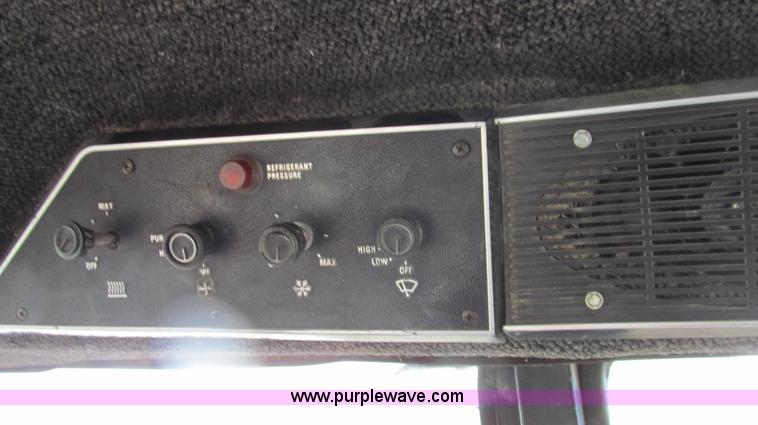 image for item G2088 1976 International 986 tractor