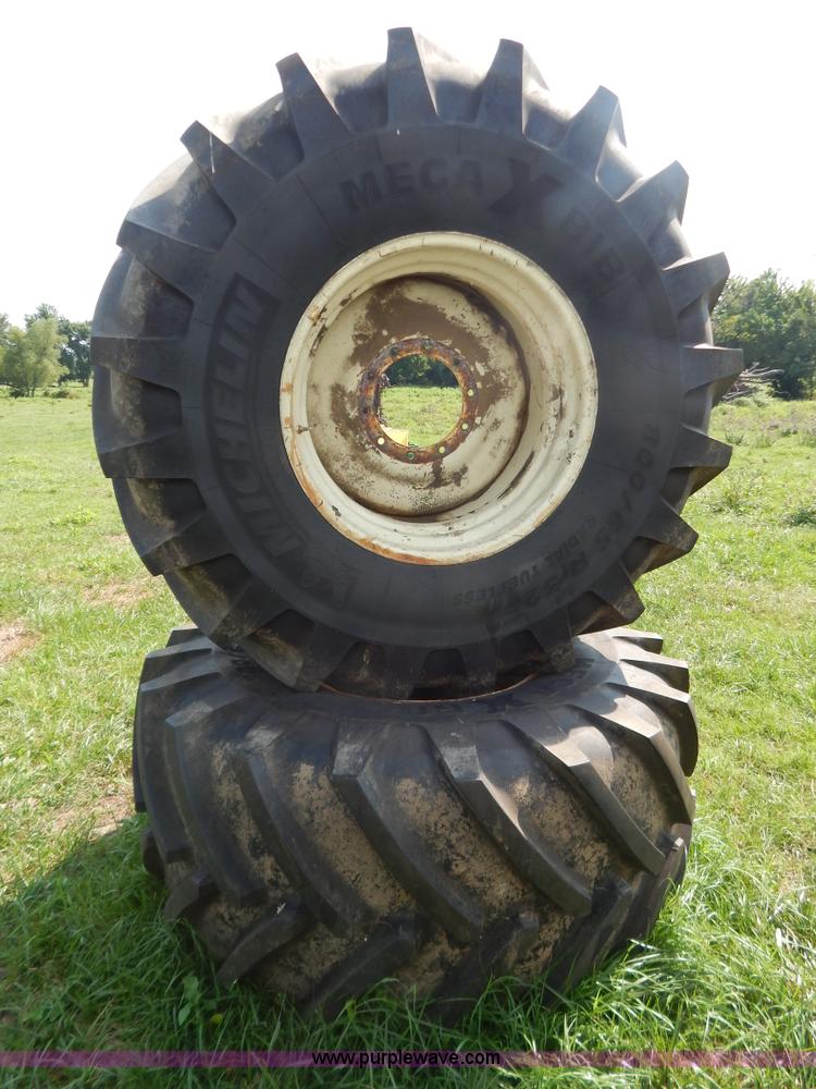 image for item G3420 (2) Michelin Mega X BIB 800/65R32 tires