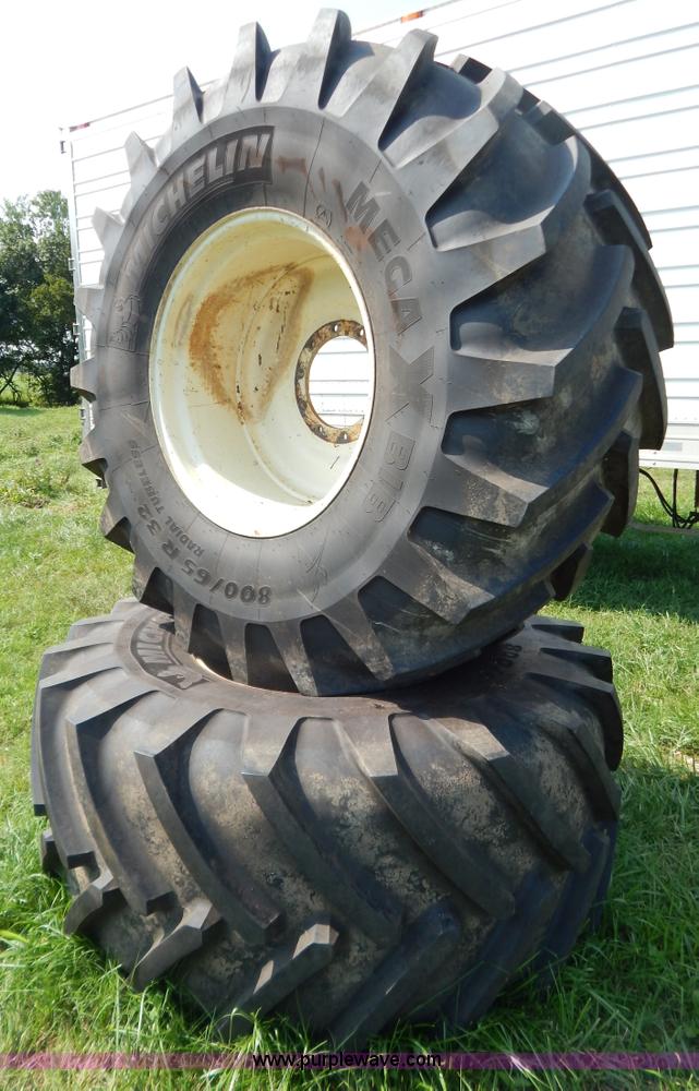 image for item G3420 (2) Michelin Mega X BIB 800/65R32 tires