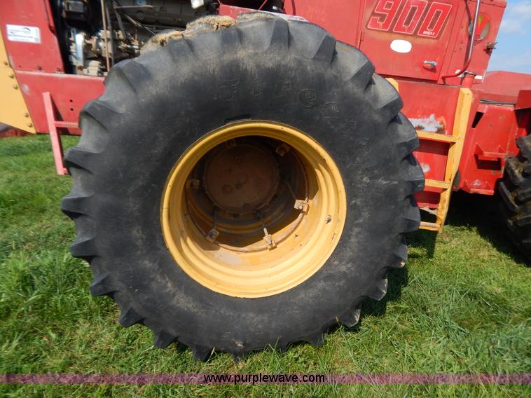 image for item G3430 1976 Versatile 900 Series II 4WD tractor