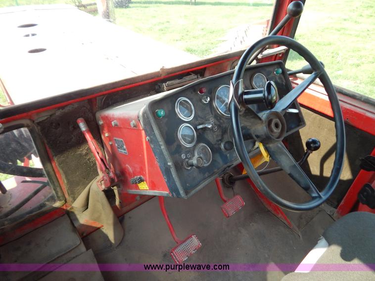 image for item G3430 1976 Versatile 900 Series II 4WD tractor