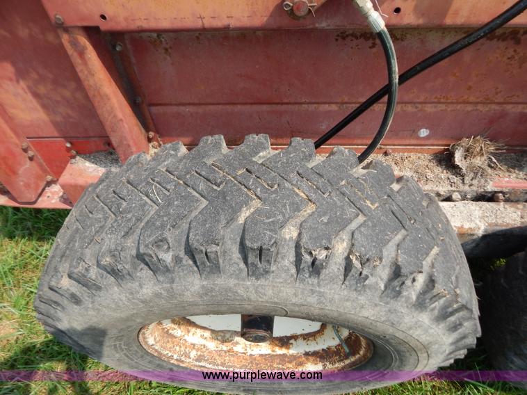 image for item G3442 Case IH 575 manure spreader