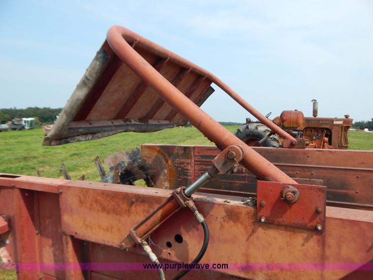 image for item G3442 Case IH 575 manure spreader