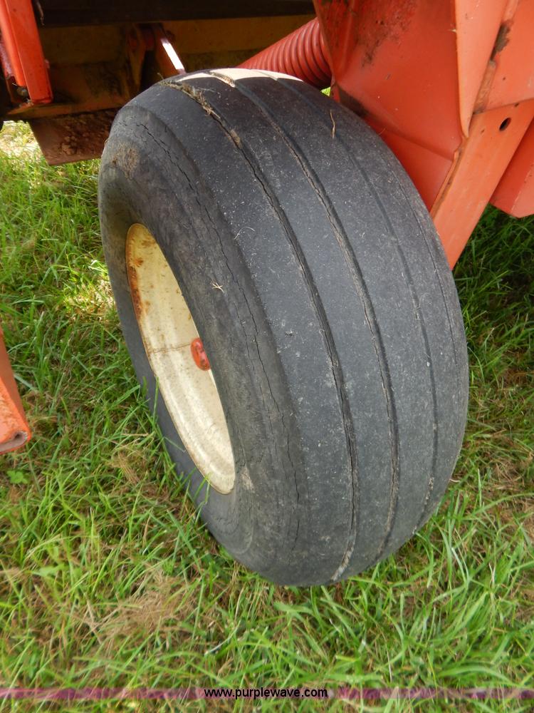 image for item G3447 Hesston 1090 haybine