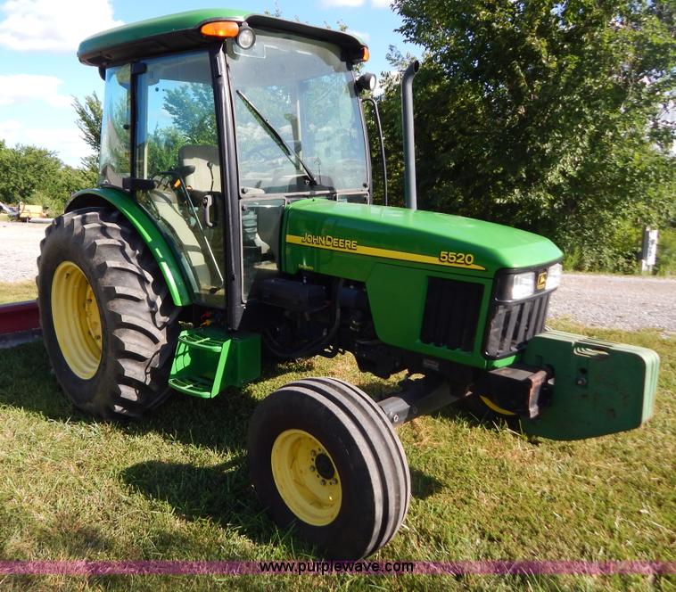 image for item G3494 2002 John Deere 5520 tractor