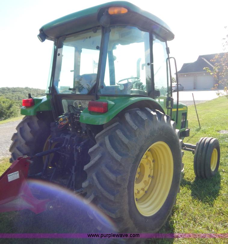 image for item G3494 2002 John Deere 5520 tractor