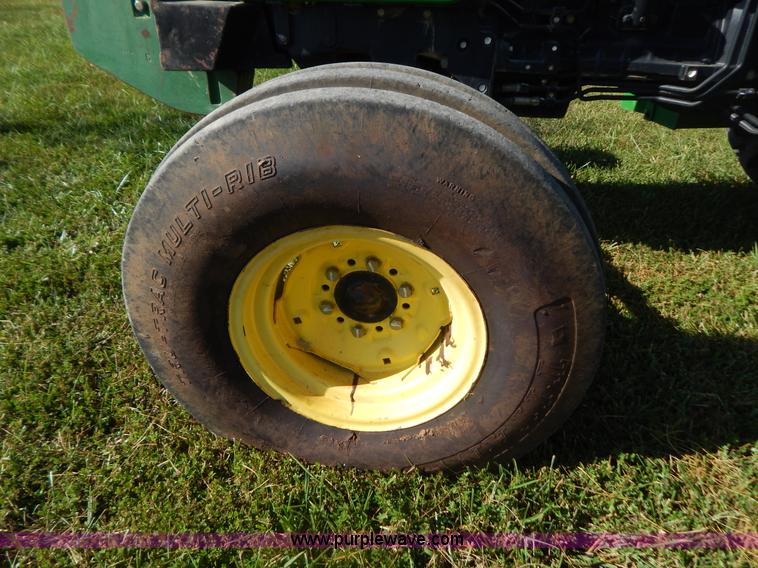 image for item G3494 2002 John Deere 5520 tractor