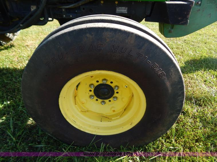image for item G3494 2002 John Deere 5520 tractor