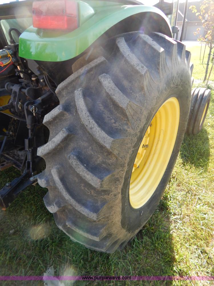 image for item G3494 2002 John Deere 5520 tractor