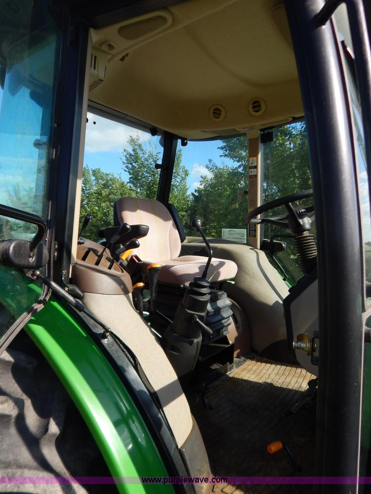 image for item G3494 2002 John Deere 5520 tractor