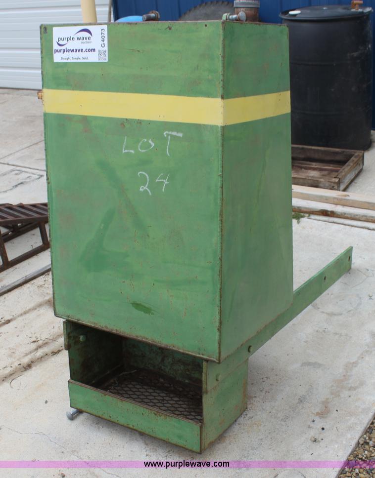 image for item G4073 John Deere front mount fuel cell