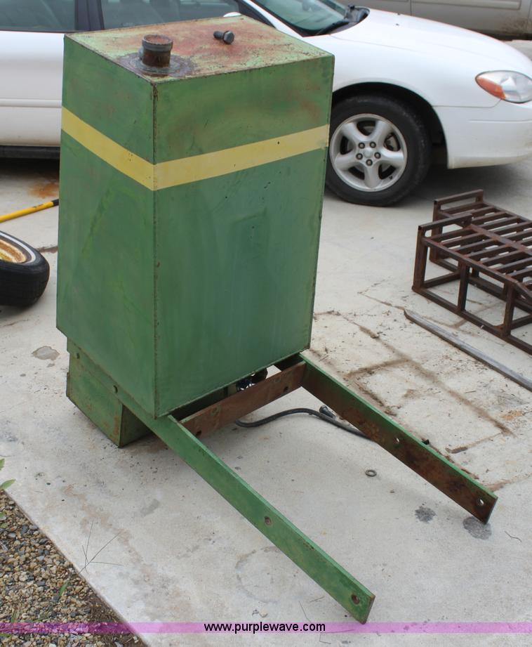 image for item G4073 John Deere front mount fuel cell
