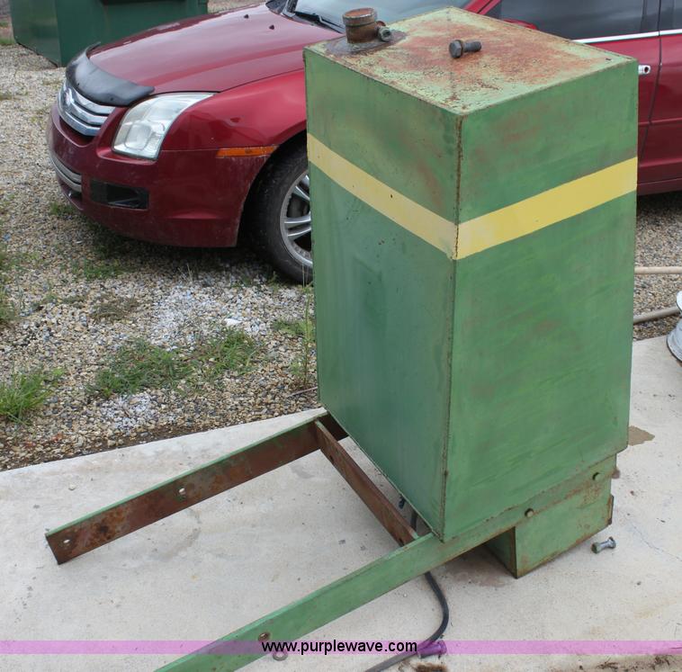 image for item G4073 John Deere front mount fuel cell