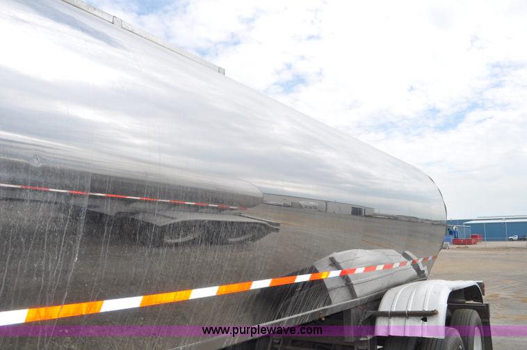 image for item G6158 1983 Polar milk tanker trailer