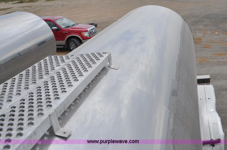 image for item G6158 1983 Polar milk tanker trailer