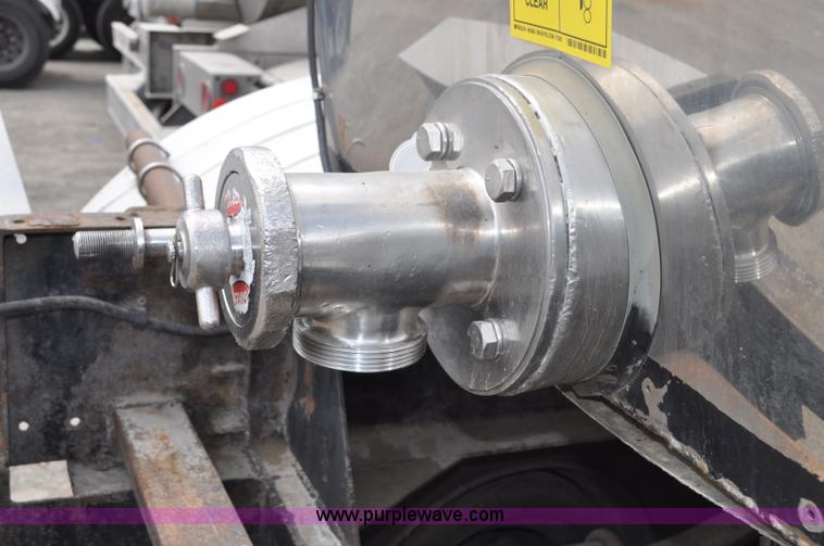 image for item G6158 1983 Polar milk tanker trailer