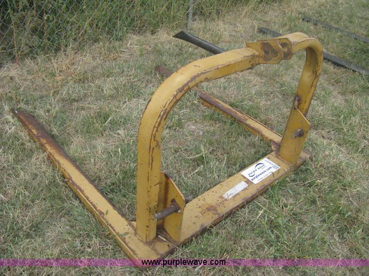 image for item H6377 LBJ  three point bale fork