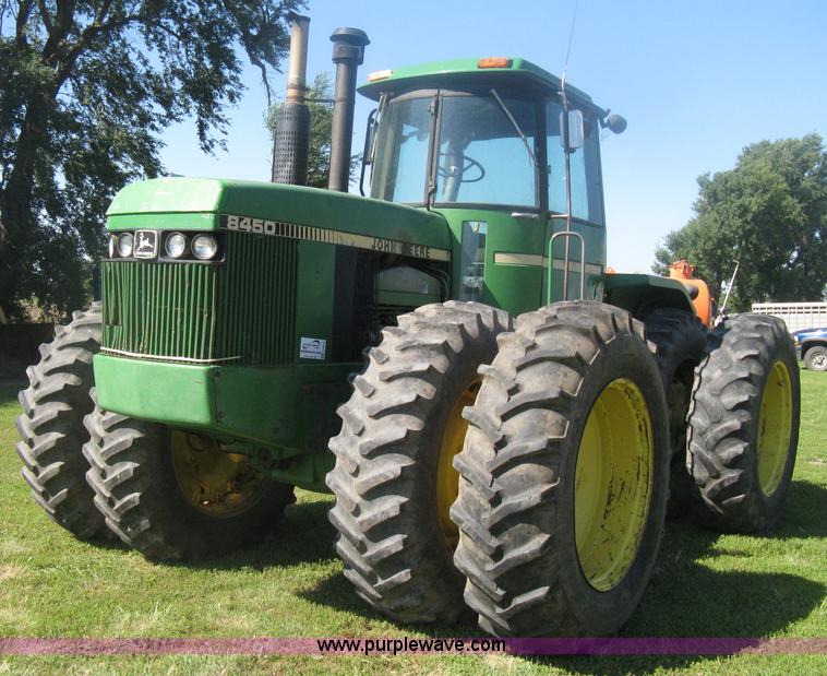 image for item H6454 1983 John Deere 8450 4WD tractor