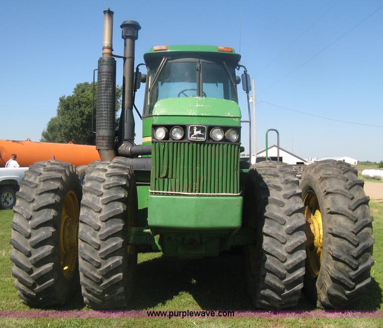 image for item H6454 1983 John Deere 8450 4WD tractor
