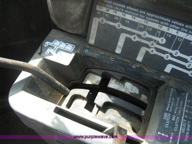 image for item H6454 1983 John Deere 8450 4WD tractor