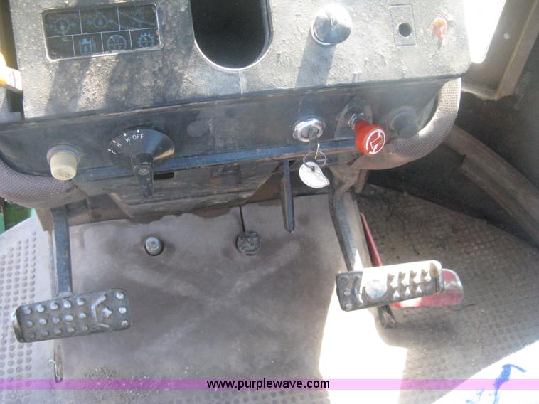 image for item H6454 1983 John Deere 8450 4WD tractor