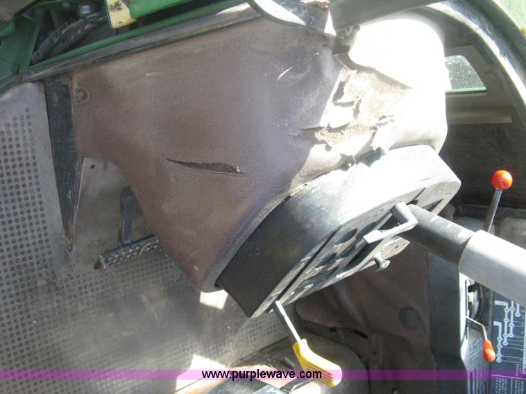 image for item H6454 1983 John Deere 8450 4WD tractor