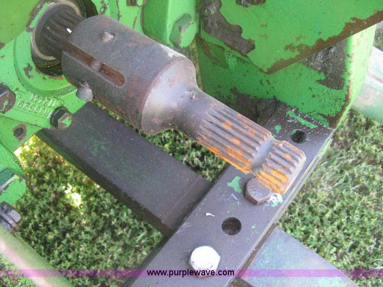 image for item H6454 1983 John Deere 8450 4WD tractor