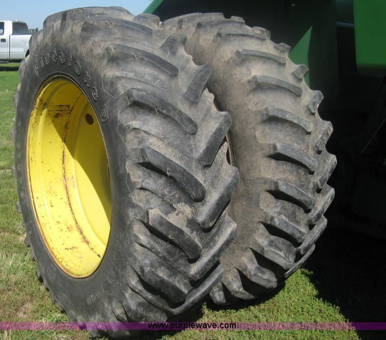 image for item H6454 1983 John Deere 8450 4WD tractor