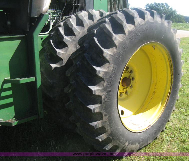 image for item H6454 1983 John Deere 8450 4WD tractor