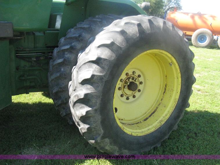 image for item H6454 1983 John Deere 8450 4WD tractor