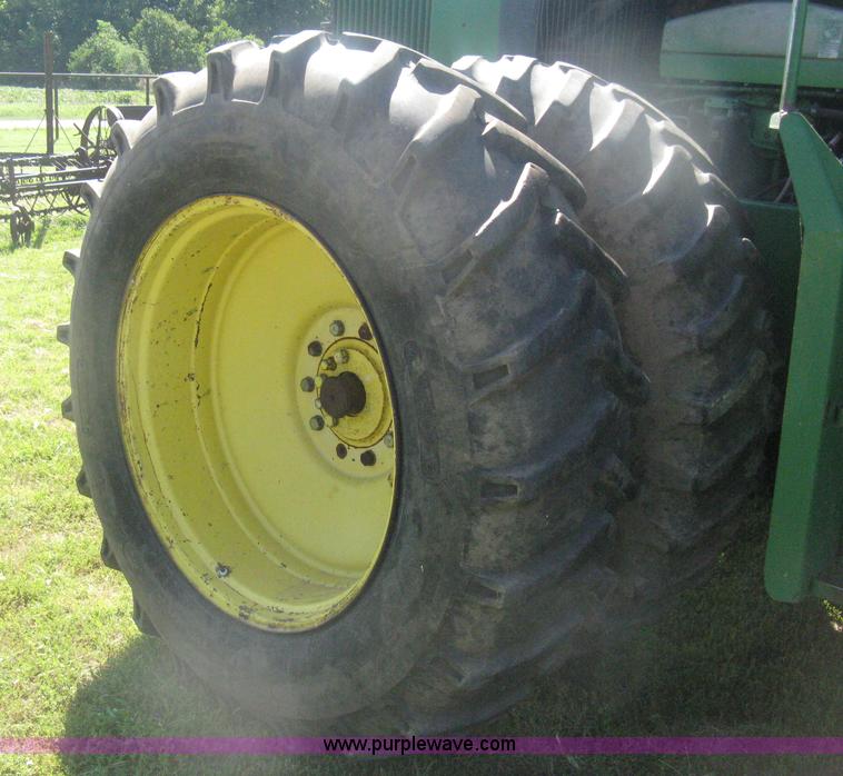 image for item H6454 1983 John Deere 8450 4WD tractor