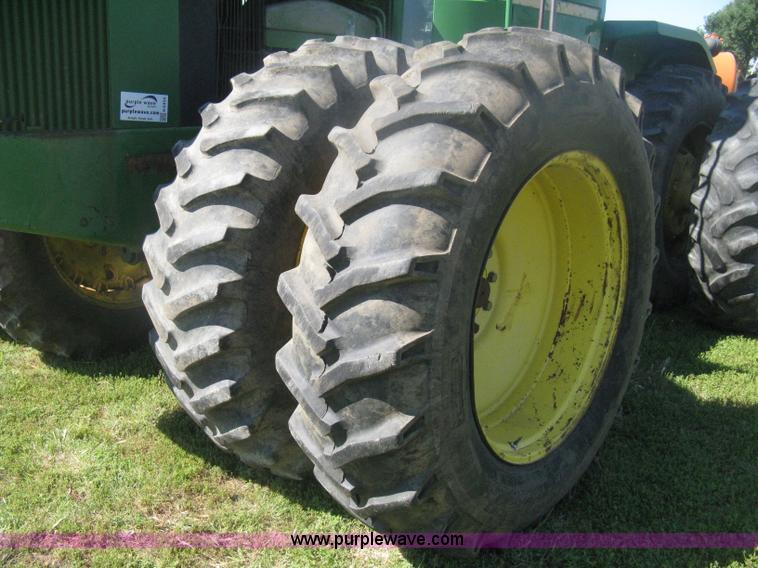 image for item H6454 1983 John Deere 8450 4WD tractor