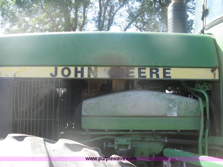 image for item H6454 1983 John Deere 8450 4WD tractor