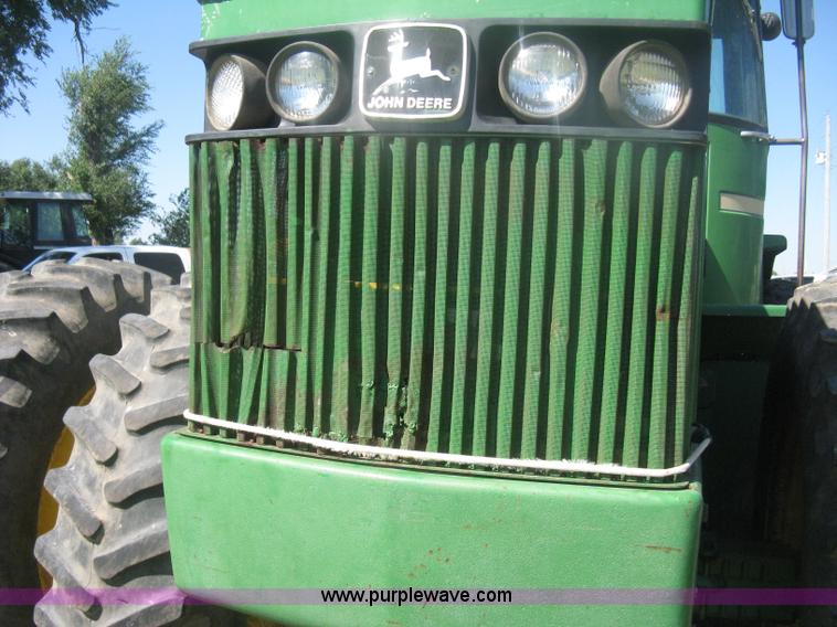 image for item H6454 1983 John Deere 8450 4WD tractor