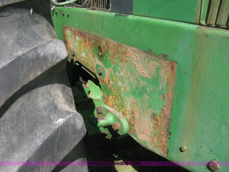 image for item H6454 1983 John Deere 8450 4WD tractor