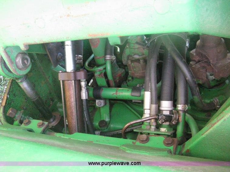 image for item H6454 1983 John Deere 8450 4WD tractor