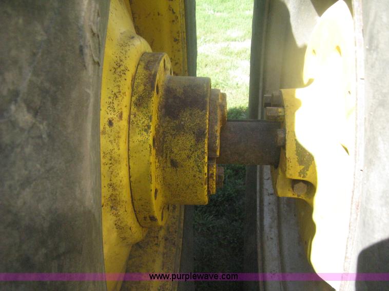 image for item H6454 1983 John Deere 8450 4WD tractor