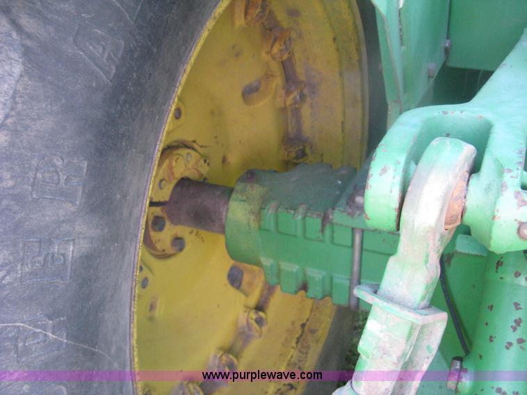 image for item H6454 1983 John Deere 8450 4WD tractor