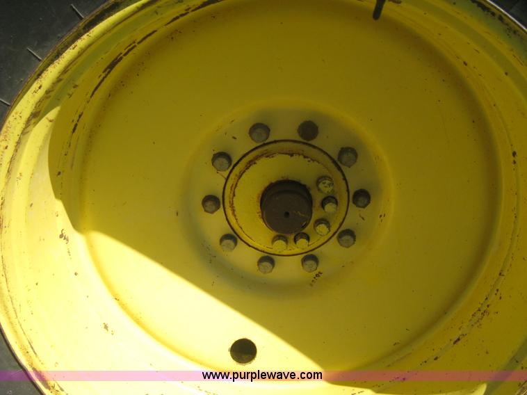 image for item H6454 1983 John Deere 8450 4WD tractor