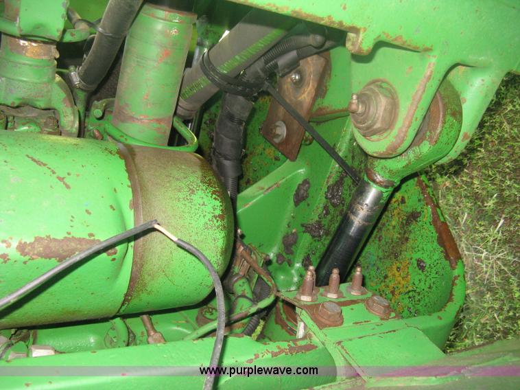 image for item H6454 1983 John Deere 8450 4WD tractor