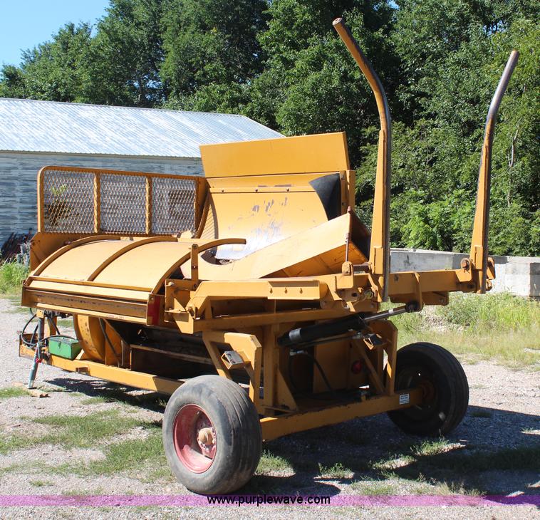 image for item H6684 HayBuster 2554 bale processor