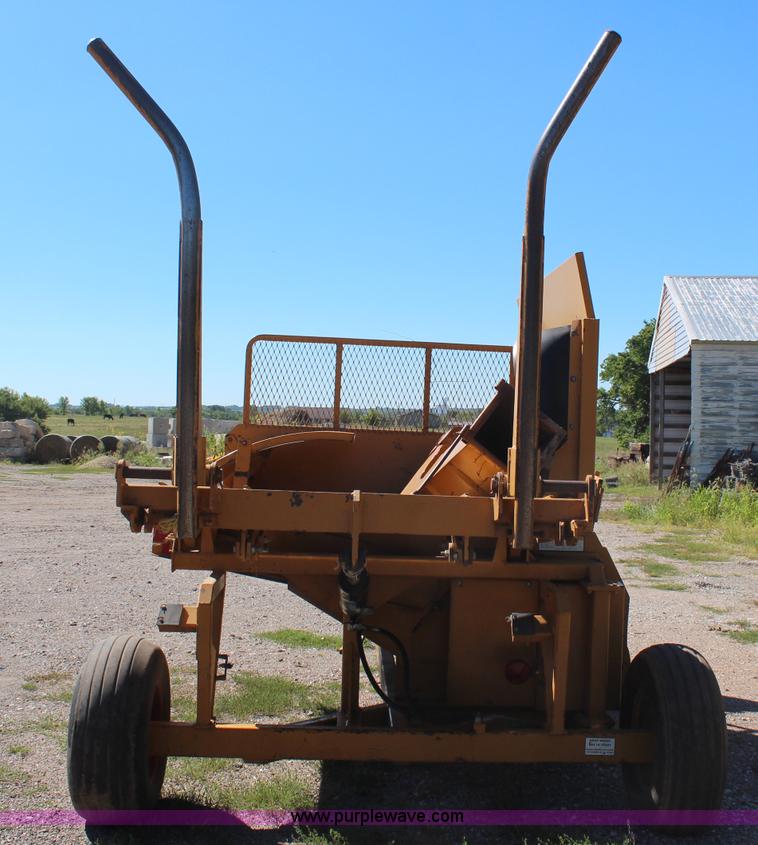 image for item H6684 HayBuster 2554 bale processor