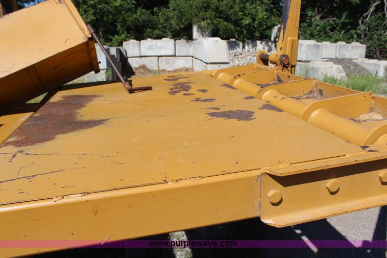 image for item H6684 HayBuster 2554 bale processor