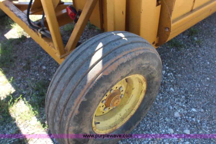 image for item H6684 HayBuster 2554 bale processor