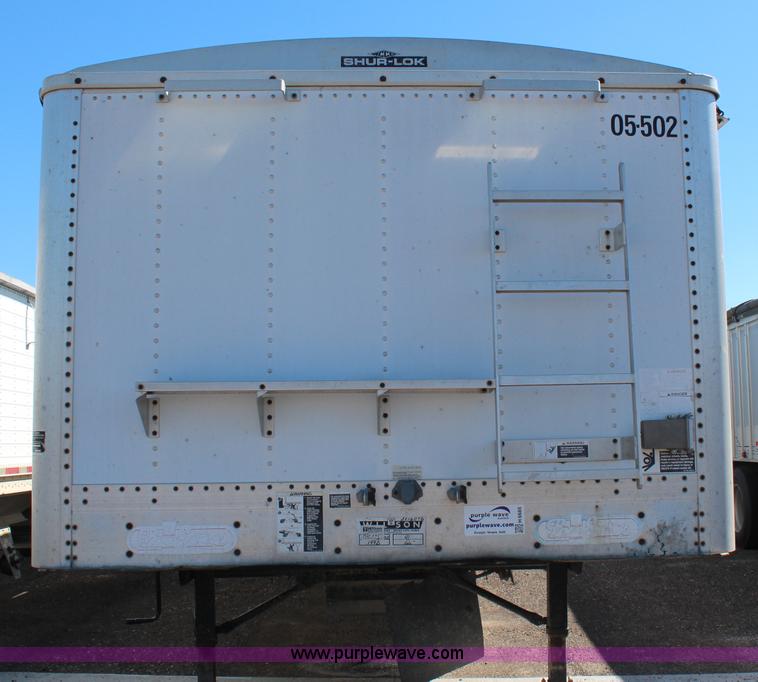 image for item H6685 1992 Wilson DWH 200 Pacesetter double hopper grain trailer