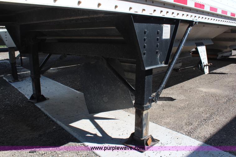 image for item H6685 1992 Wilson DWH 200 Pacesetter double hopper grain trailer