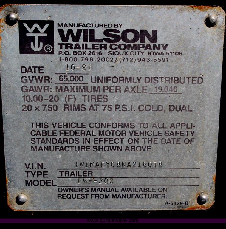 image for item H6685 1992 Wilson DWH 200 Pacesetter double hopper grain trailer