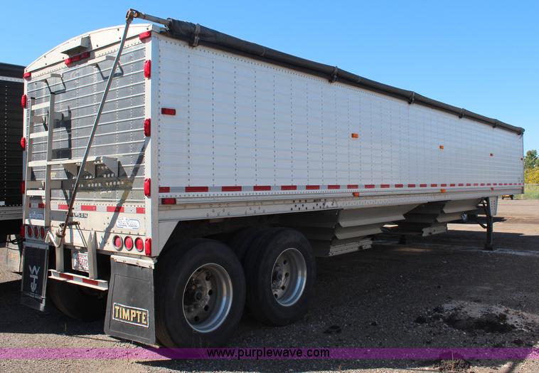 image for item H6686 1998 Wilson DWH 400 Pacesetter double hopper grain trailer